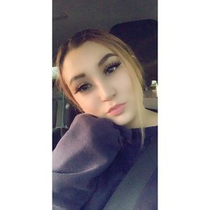 Meet your Posher, Kayla